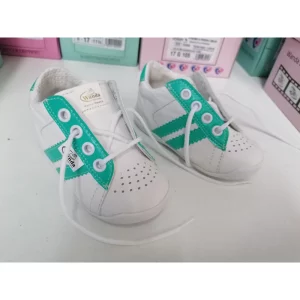 Kožené bielo-zelené detské topánky na prvé kroky